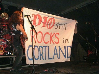 Rock tribute to Ronnie 2010.jpg