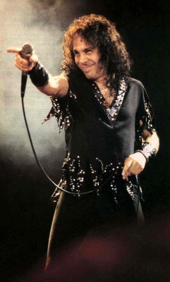 Ronnie on stage.jpg