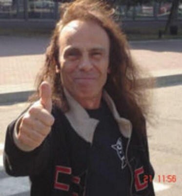 Ronnie thumbs up.jpg